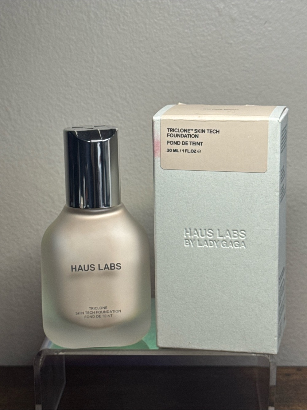 Haus labs Triclone Skin Tech Medium Coverage Foundation with Fermented Arnica 01